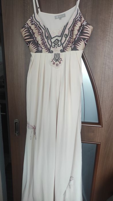 Sukienka rozmiar L,z haftem motyle