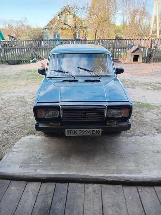 Автомобіль ваз 2107