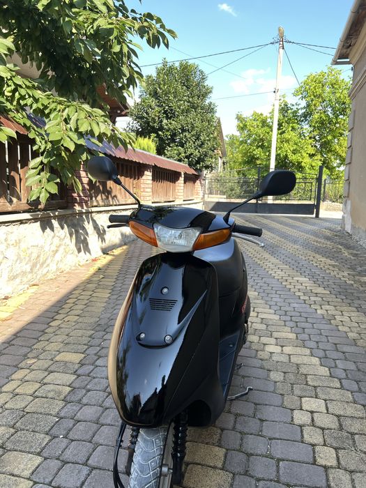 Скутер Suzuki Lets 2