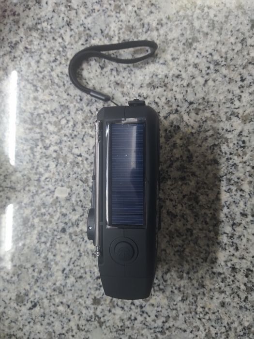 Rádio multifuncional sobrevivência