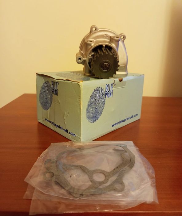 Bomba de água Mazda 6 NOVA NA CAIXA
