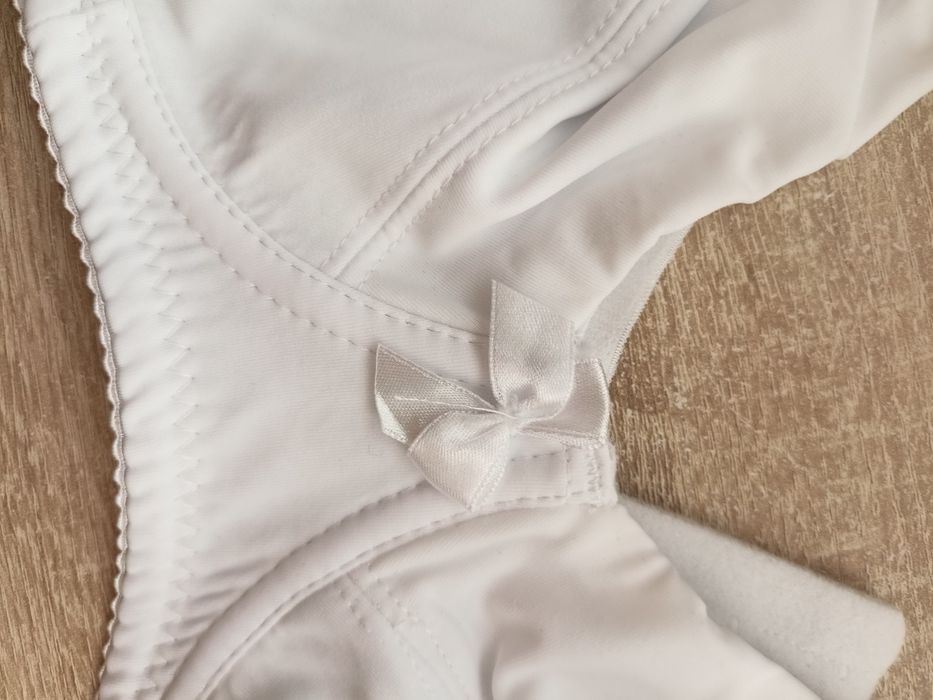 Biustonosz biały 85E