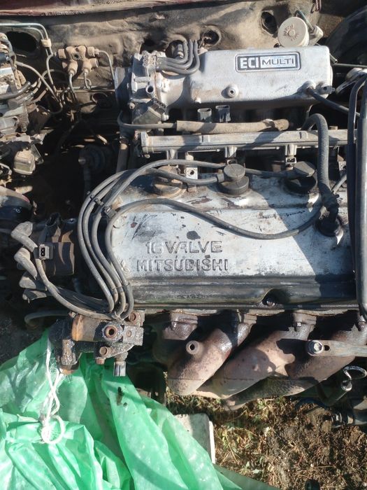 Продам двиготель Мицубиси голант 7,2 литровый бензин 16 клапоный 97 г