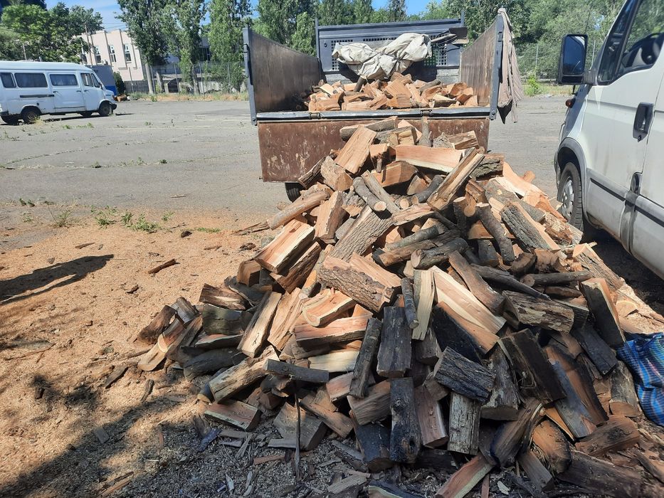 Продаю дрова твердых пород колотые, уголь, торфобрикет