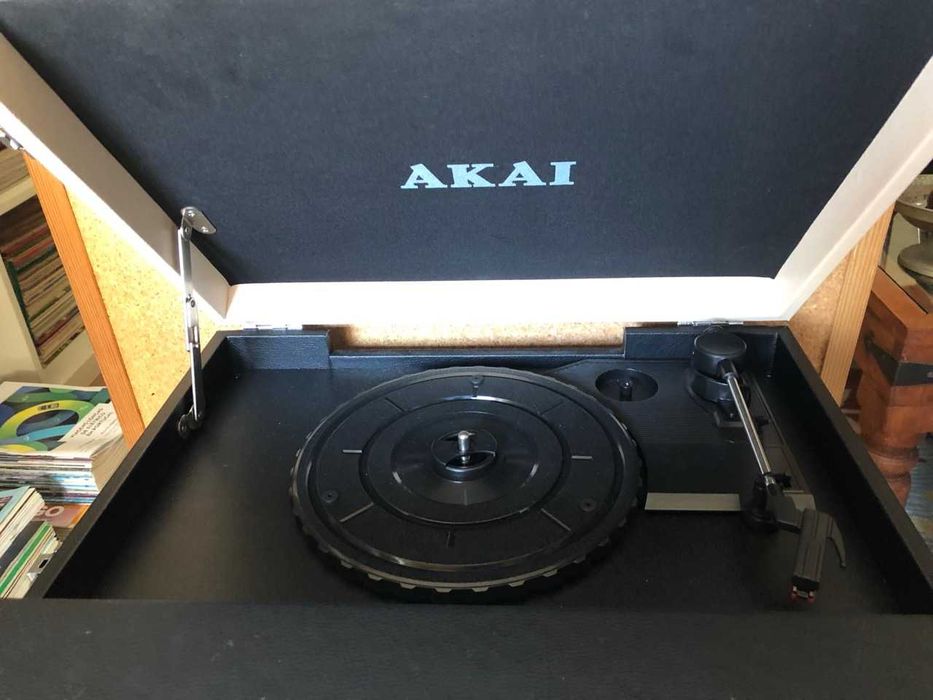 AKAI RETRO Gira Discos