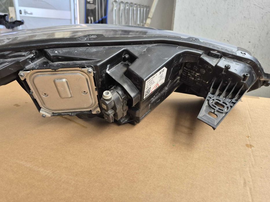 Farol esquerdo Renault Zoe