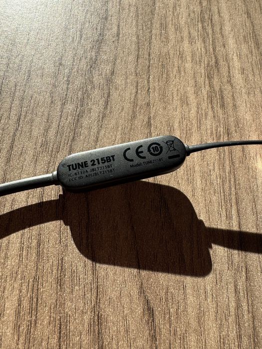 Auriculares JBL Tune 215BT