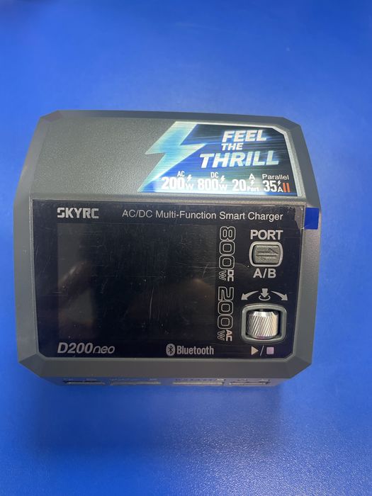 Зарядное устройство универсальное дуо SkyRC D200neo 200W/800W с блоком питания