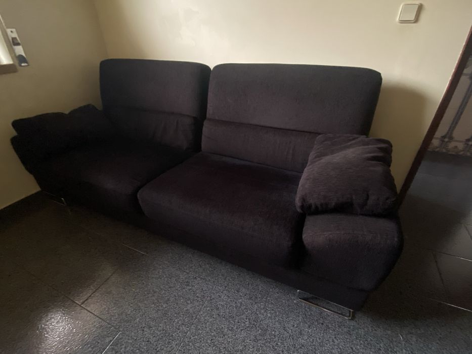 Sofá de três lugares