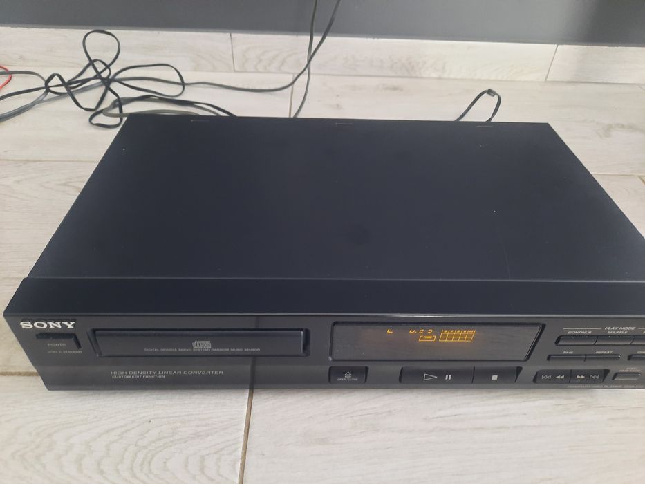 Sony odtwarzacz CD model  CDP-212