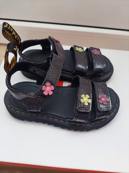 Босоніжки для дівчинки р. 28 Dr. martens