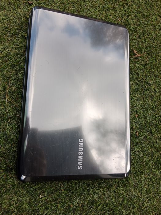 Laptop Samsung 15,6 do naprawy stan nieznany