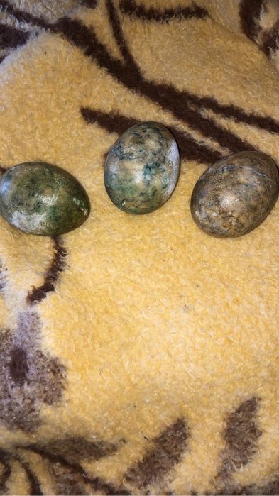 Ovos em marmore para enfeite