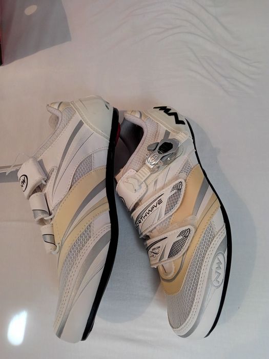Nowe buty rowerowe, kolarskie NORTHWAVE rozmiar 42,5, SPD SL