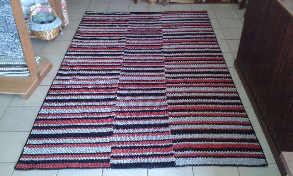 Carpete Cinza, Vermelho, Preto - Loja Artesanal