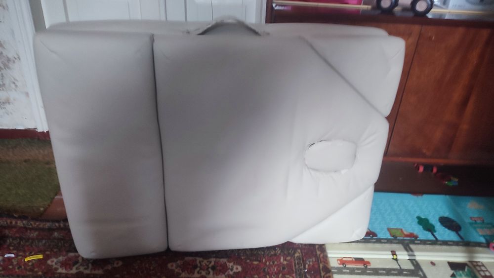 Продам масажний стіл