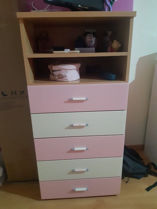 Vendo cama de solteiro para quarto de menina mais aparador