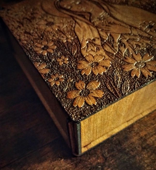 Drewniane Pudełko Matka Boska -  Madonna w Kwiatach - Szkatułka