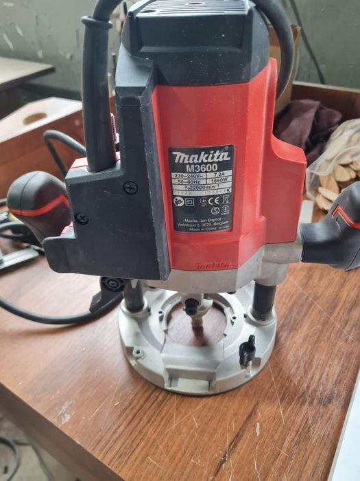 Продам фрезер Makita