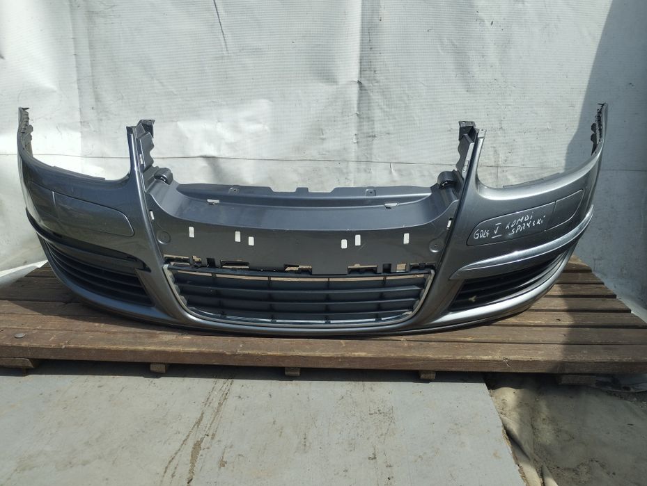 Volkswagen Golf V zderzak przedni przód