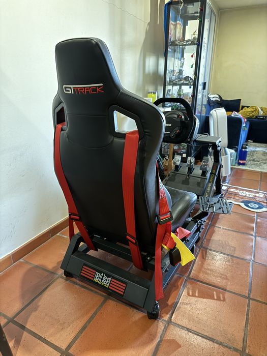Cockpit Next Level Racing GT Track com Thrustmaster TSXW Sparco