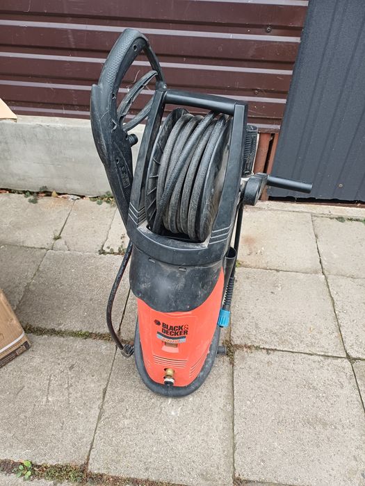Продам мойку высокого давления Black Decker
