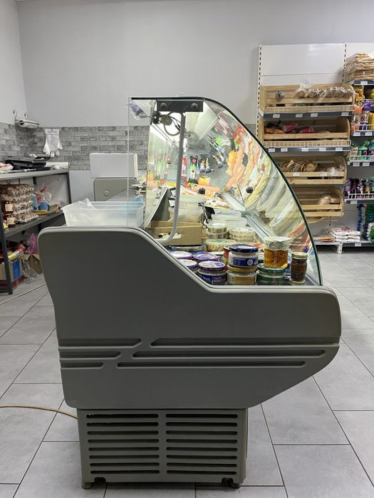 Холодильна вітрина