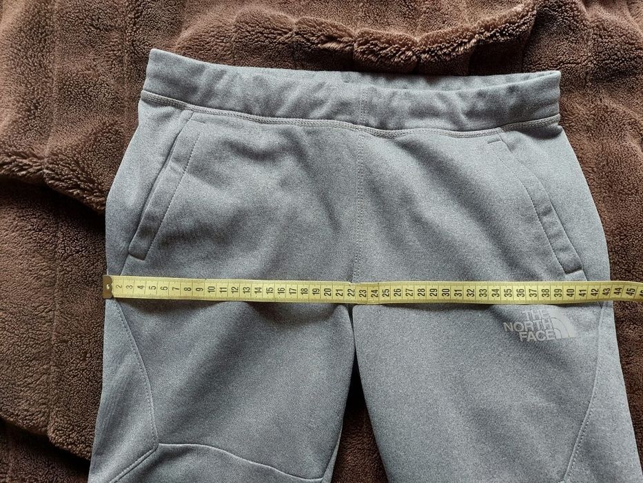 Штани фірми the north face оригінал 

Розмір по бірці:  XL junior 

Ст