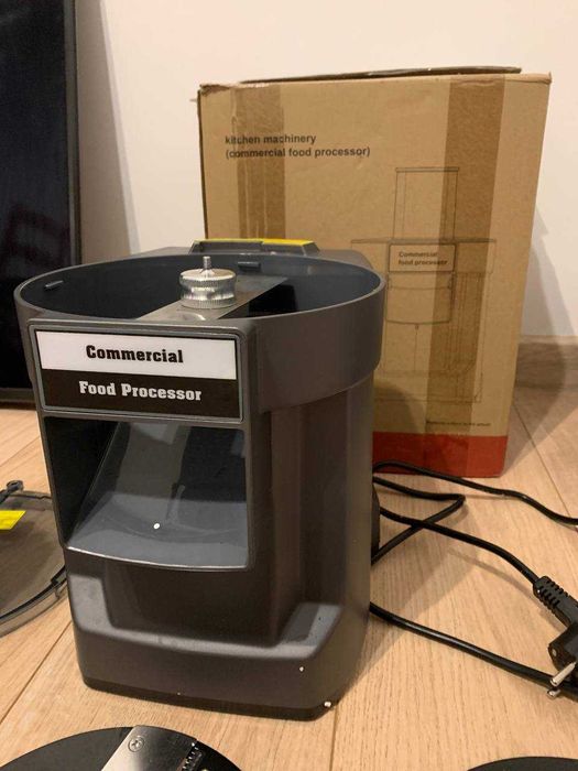 Robot kuchenny do produkcji