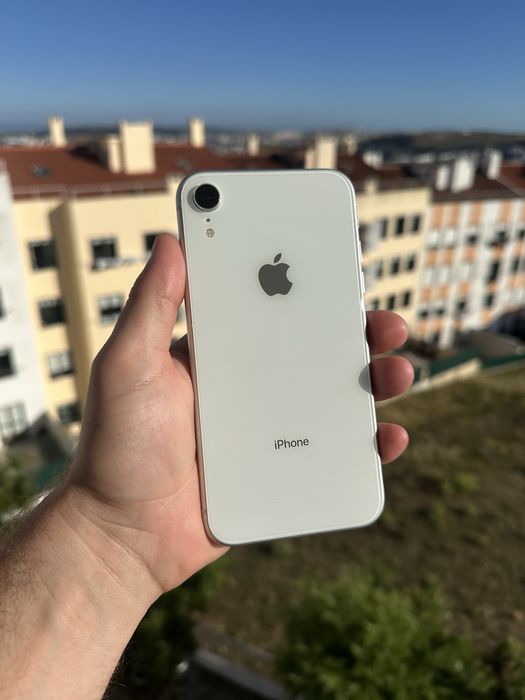 iPhone XR 64gb com bateria 100%