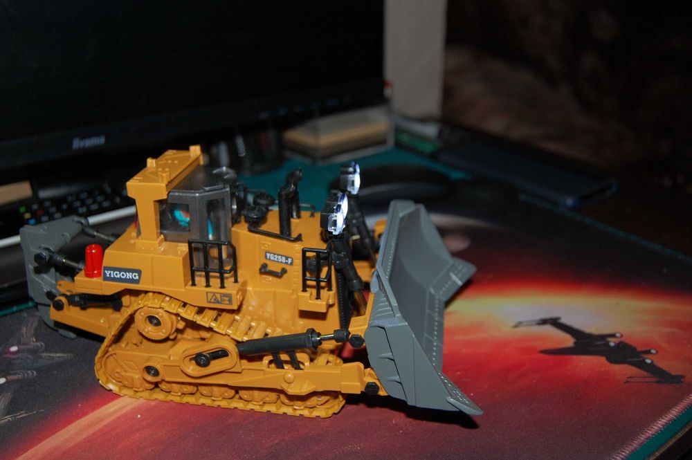 Spychacz zdalnie sterowany