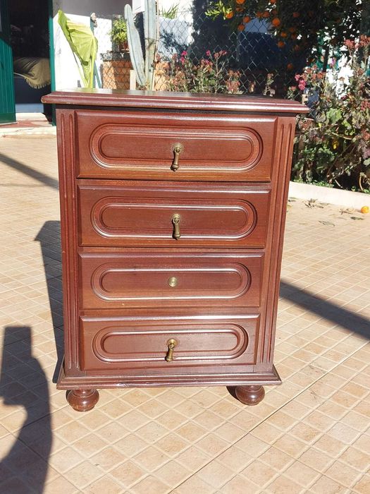 Cama de Solteiro (Sem Colchao) + Mesa Cabeceira