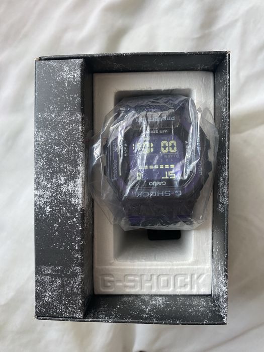 Годинник CASIO .