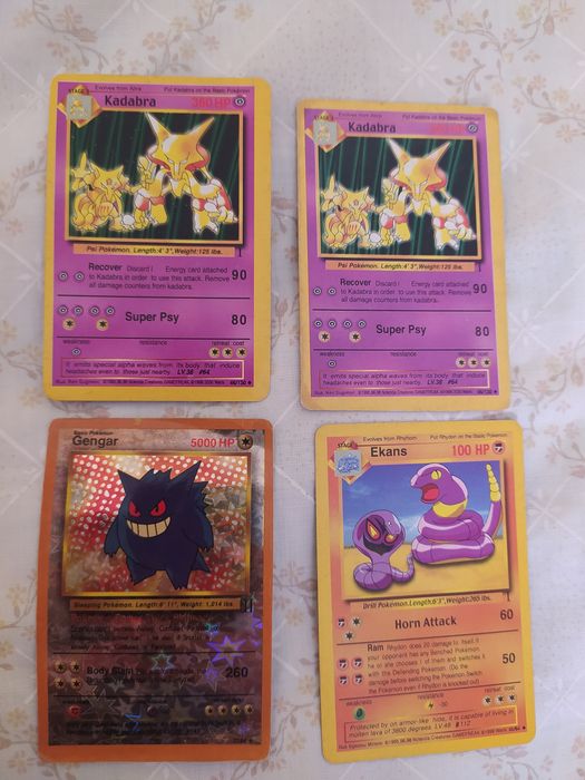 Lote de artigos e cartas pokemon