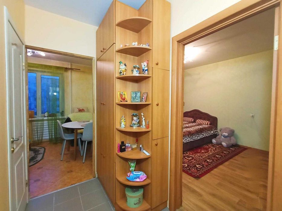 Продаж 1-кімн квартири 34 м2 стан заходь і живи, неподалік ринку НИВА.