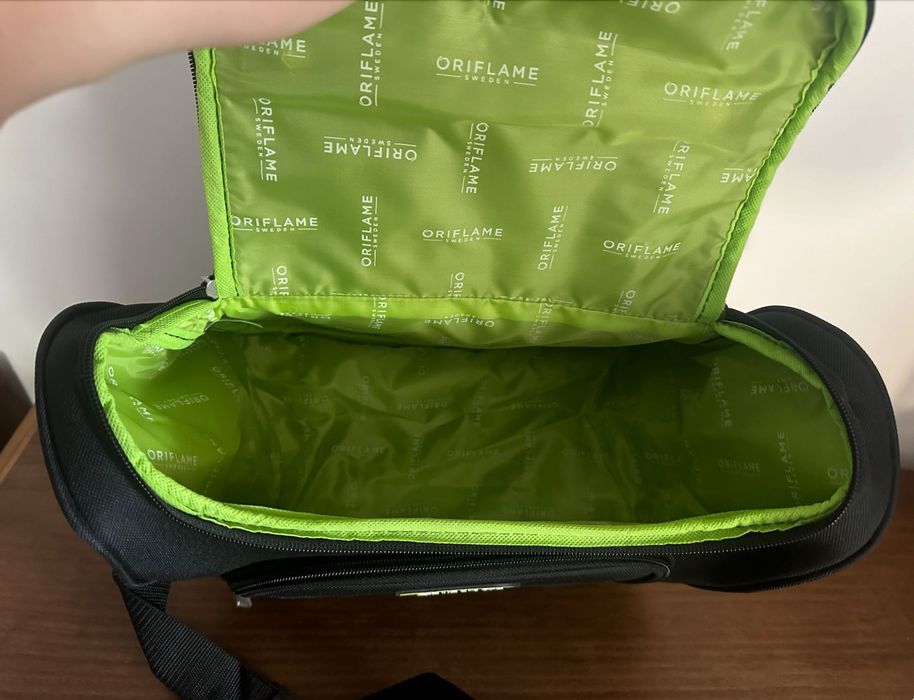 Mala NOVA espaçosa Oriflame
