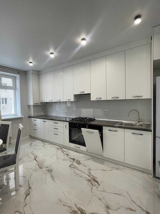 43212 Продаж 1к квартири в новобудові , Озерна , сучасний ремонт