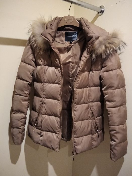 Beżowa zimowa kurtka damska , złote suwaki, ozdobny kaptur rozm.36