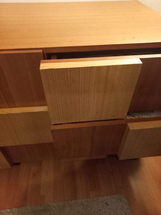 Armário de sala em madeira