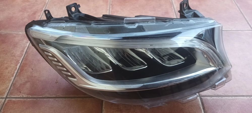 Lampa prawa FULL LED  SPRINTER 907 910