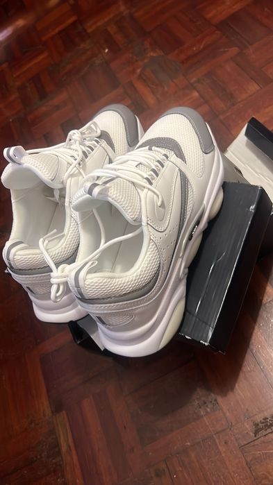 Dior b22 branco bom estado!!