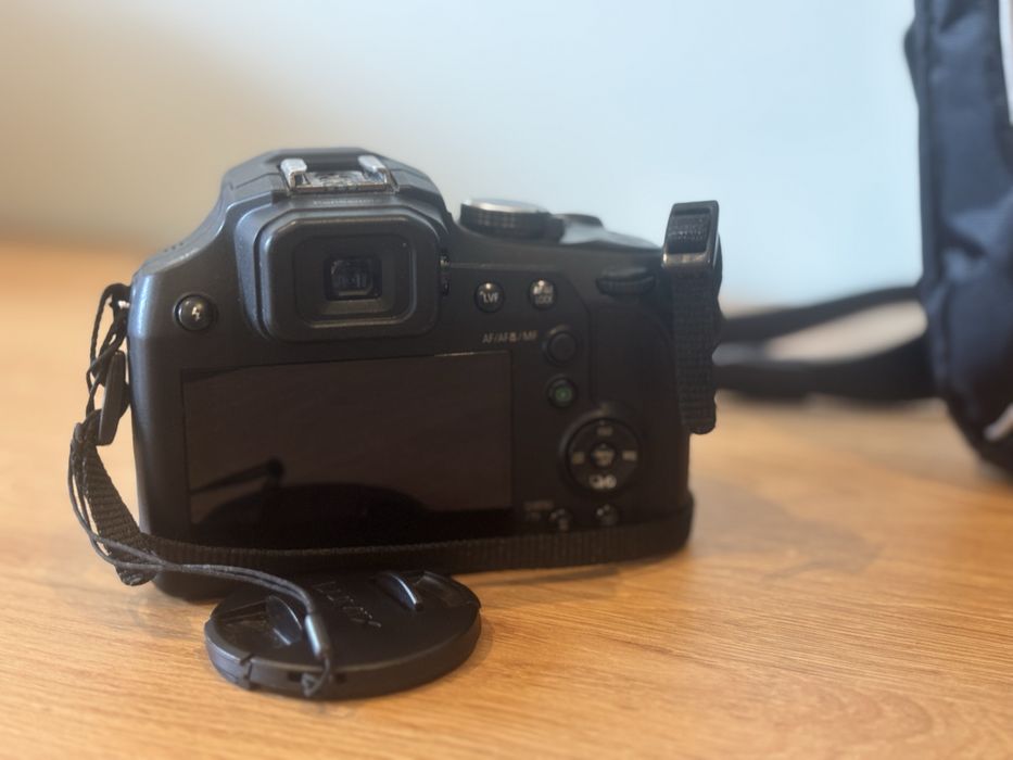 Panasonic Lumix DC-FZ82 18.1MP | Zoom Ótico 60x | 4K + Bolsa