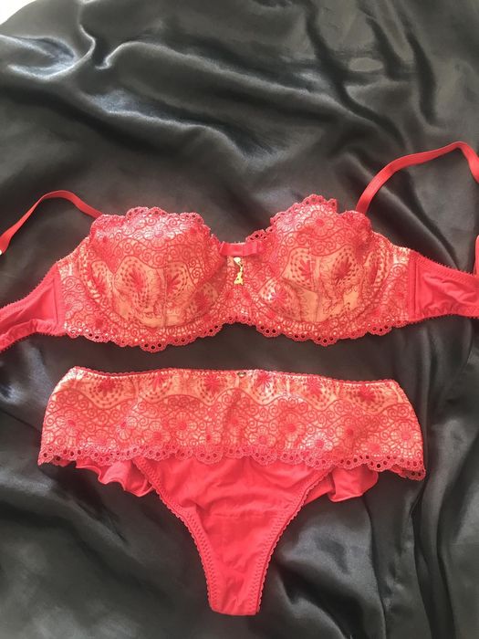 Комплект білизни червоної
