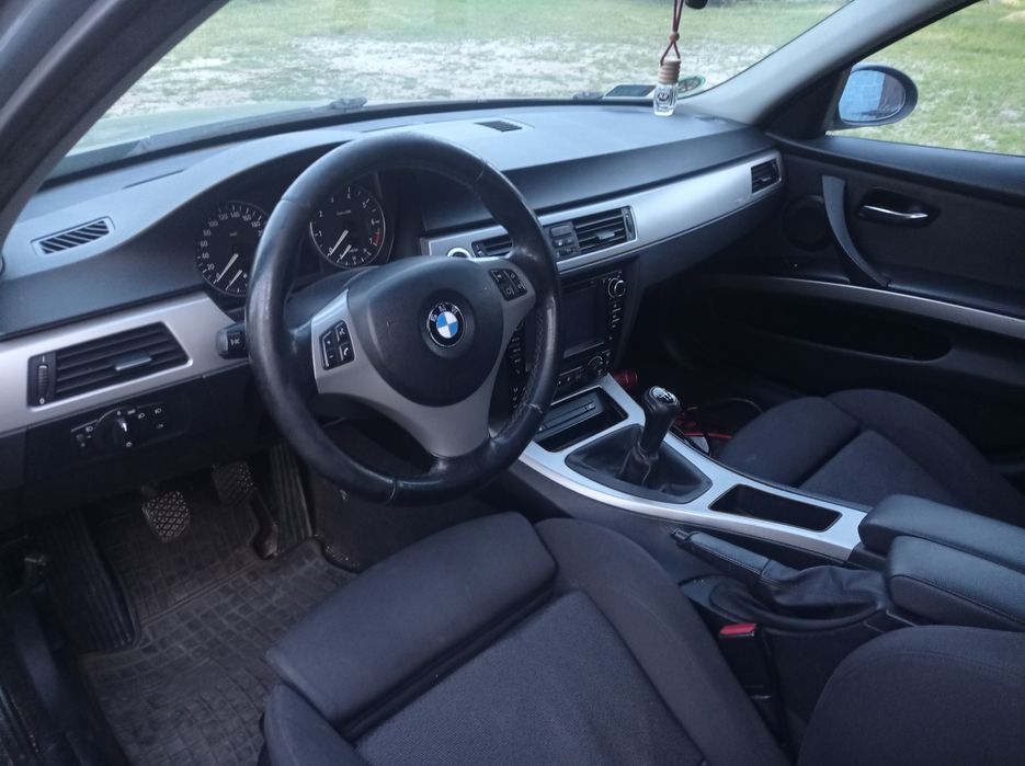 BMW e91 320i 150KM