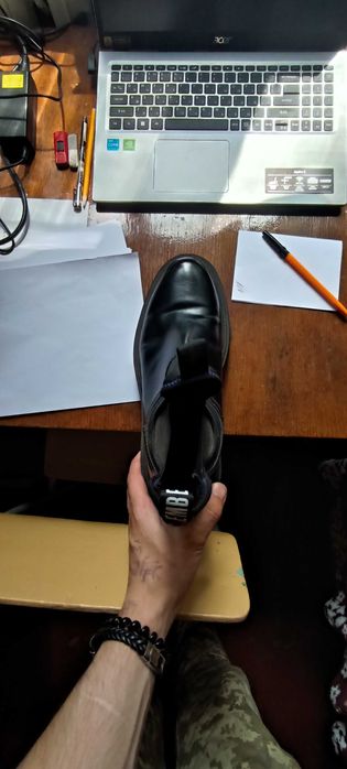 Bikkembergs обувь с толстой подошвой, 44 розмір.
