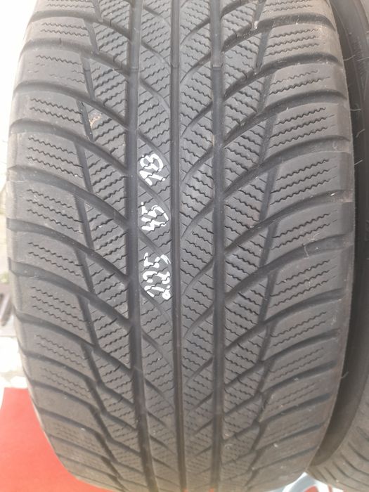 Pneus 225/45R18  Bridgestone  e GoodYear  M+S  RNF