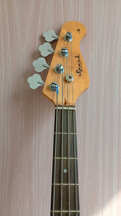 Gitara basowa Spark