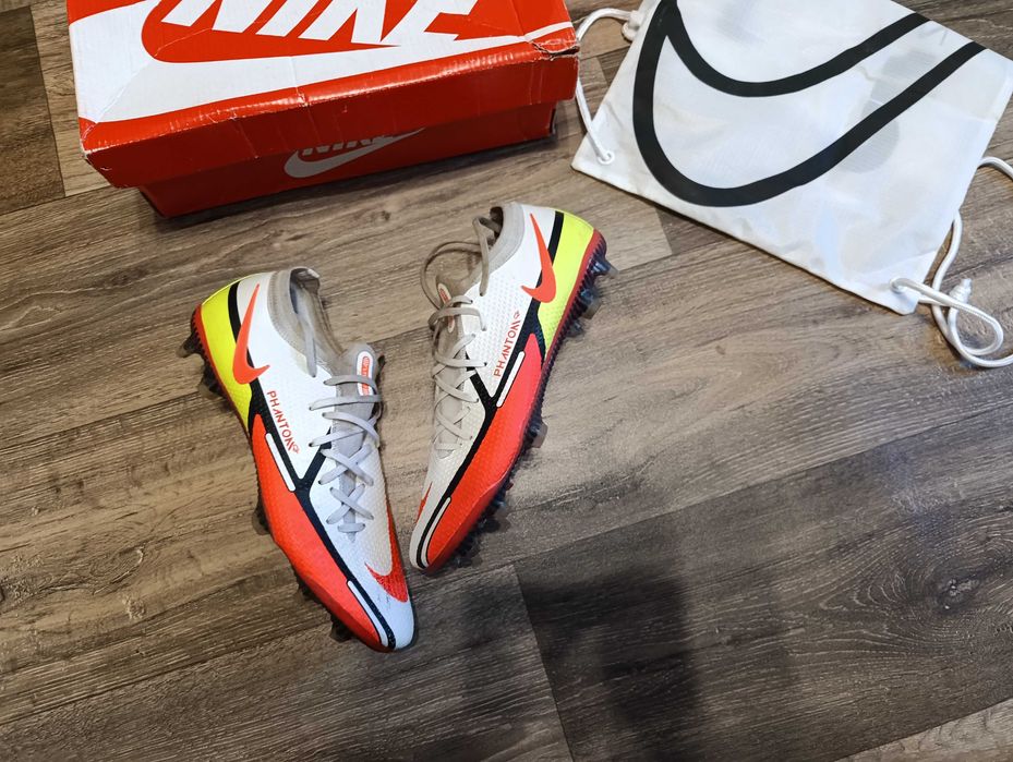 Футбольне взуття бутси Nike