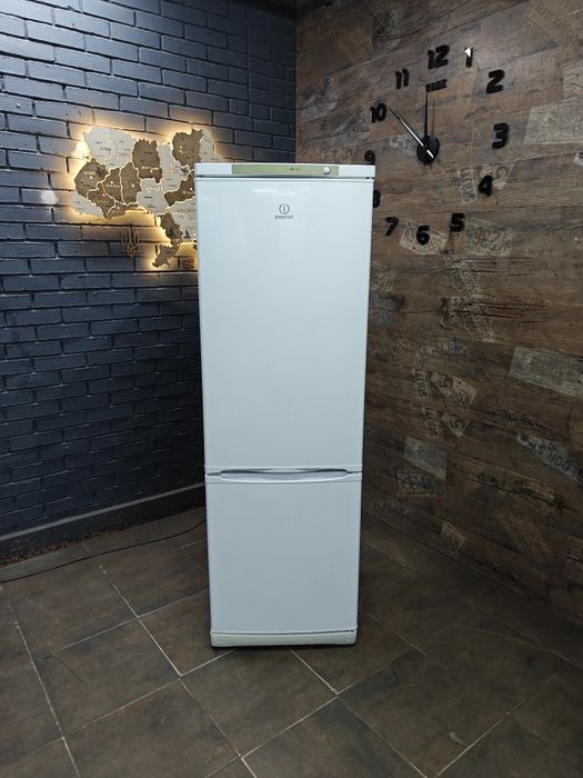 Продам холодильник Indesit SB165D Доставка