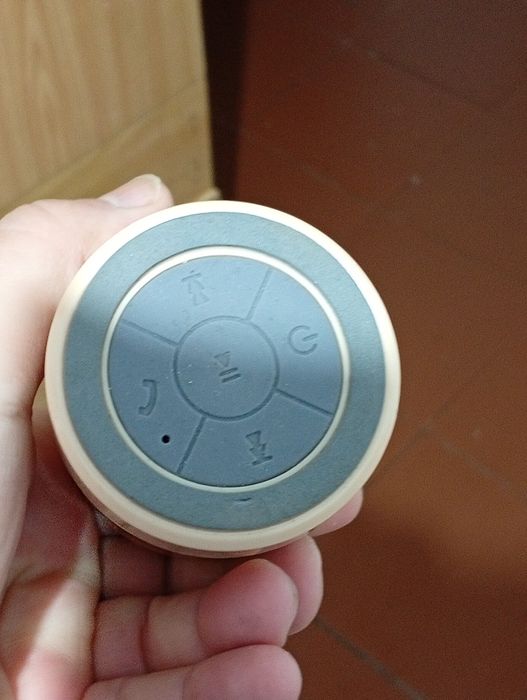 Coluna Bluetooth toda bem funcional